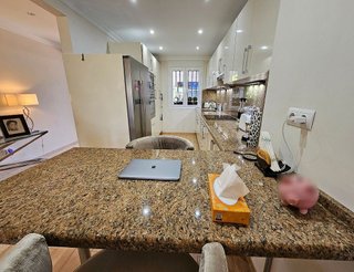 Piso en venta en Nueva Andalucía centro en Marbella