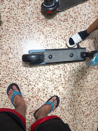 Patinete eléctrico de niño