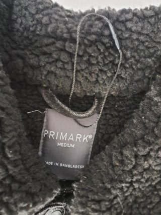 Cazadora vaquera negra Primark borreguito