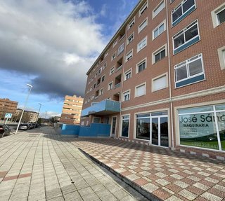 Local comercial en venta en Universidad en Ávila