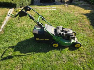 Cortacésped John Deere