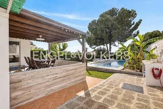 Chalet en venta en Montequinto en Dos Hermanas