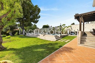 Chalet en venta en Montequinto en Dos Hermanas