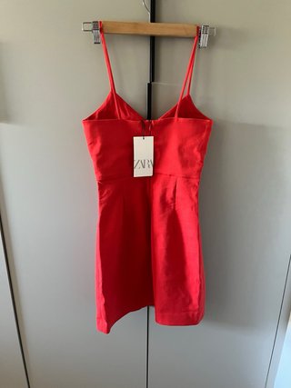 Vestido Zara Rojo Corto con apertura frontal