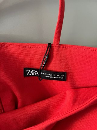 Vestido Zara Rojo Corto con apertura frontal