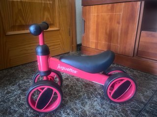 Bici de aprendizaje Juguettos roja
