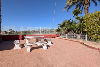 Chalet en venta en Peña de las Águilas en Elche