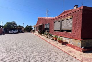 Chalet en venta en Peña de las Águilas en Elche