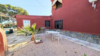 Chalet en venta en Peña de las Águilas en Elche