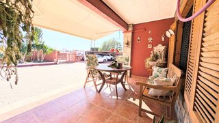 Chalet en venta en Peña de las Águilas en Elche