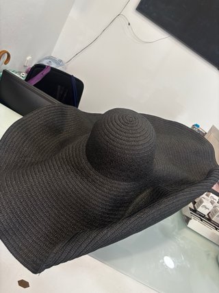 Gorra de playa beige y multicolor