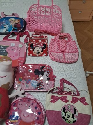 URGE. BOLSOS Y PELUCHES PARA NIÑA