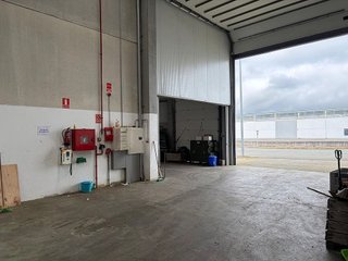 Nave industrial en venta en Melide