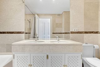 Piso en venta en Los Naranjos en Marbella