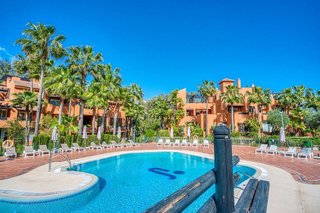 Piso en venta en Los Naranjos en Marbella