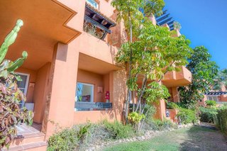 Piso en venta en Los Naranjos en Marbella