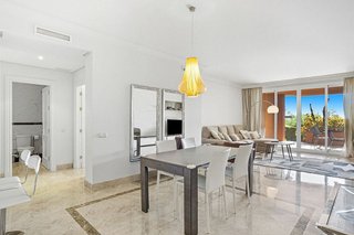 Piso en venta en Los Naranjos en Marbella