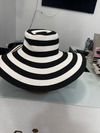 Gorra de playa a rayas