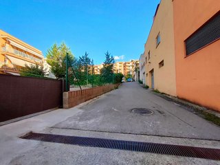 Garaje en alquiler en Eixample Sud – Migdia en Girona