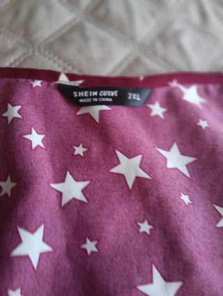 Blusa de satén con estrellas talla 2XL