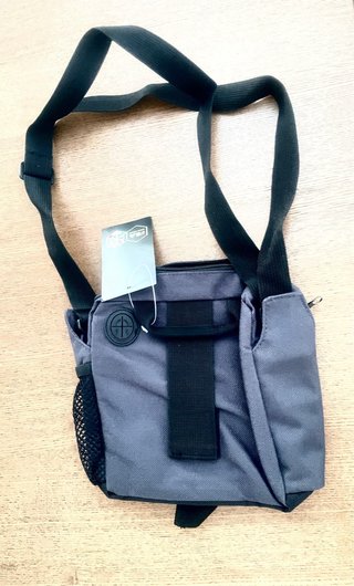 Borsello uomo Fila grigio con zip e tasche