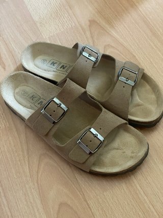 Sandalias tipo Birkenstock Beige Talla 40