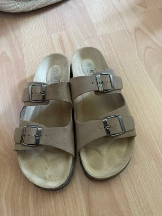 Sandalias tipo Birkenstock Beige Talla 40