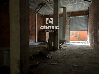 Local comercial en venta en Les Arenes - La Grípia  Can Montllor en Terrassa