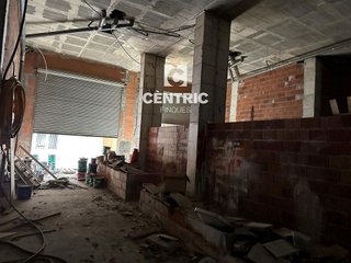 Local comercial en venta en Les Arenes - La Grípia  Can Montllor en Terrassa