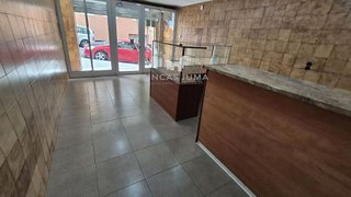 Local comercial en alquiler en Pubilla Cases en Hospitalet de Llobregat, L´