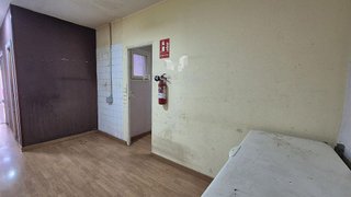 Local comercial en alquiler en Pubilla Cases en Hospitalet de Llobregat, L´