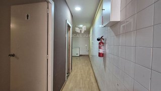 Local comercial en alquiler en Pubilla Cases en Hospitalet de Llobregat, L´
