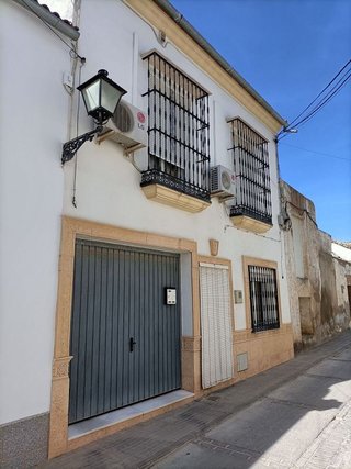 Casa adosada en venta en Bujalance