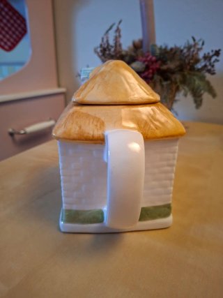 Teiera cottage in ceramica