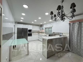 Chalet en venta en Montequinto en Dos Hermanas