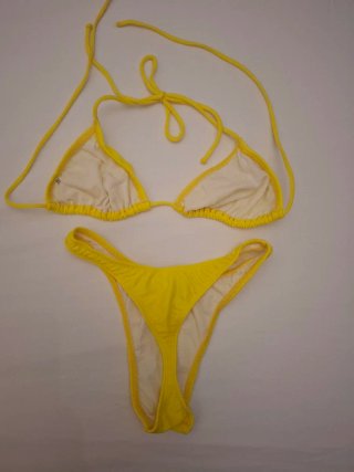 Bikini amarillo