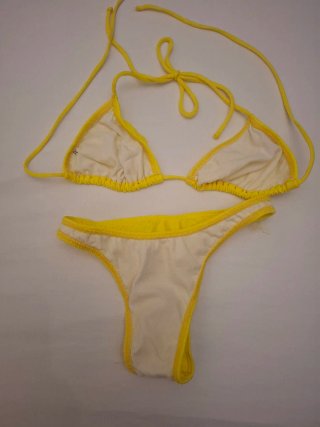 Bikini amarillo