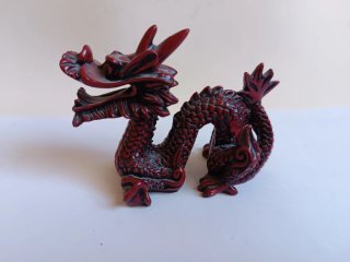 Figura Dragón Rojo de resina