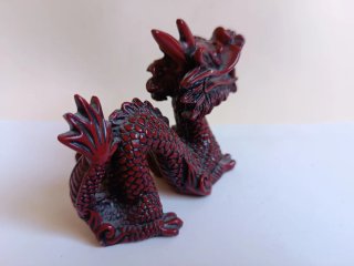 Figura Dragón Rojo de resina