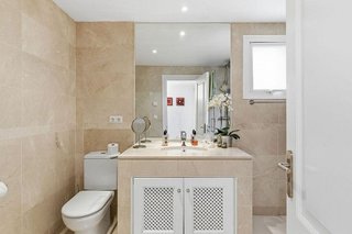 Piso en venta en Los Naranjos - Las Brisas en Marbella