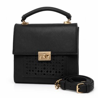 Bolso negro con detalles dorados