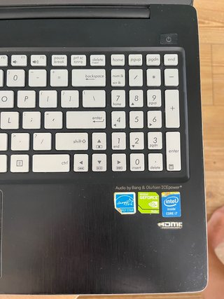 Portátil ASUS 15.6 FHD Táctil i7 NVIDIA