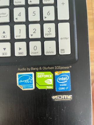 Portátil ASUS 15.6 FHD Táctil i7 NVIDIA