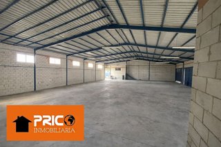 Nave industrial en venta en Centro en Cáceres