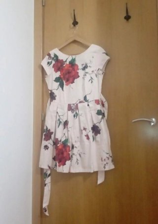 Vestido nuevo Closet flores rojas