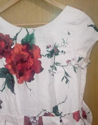 Vestido nuevo Closet flores rojas