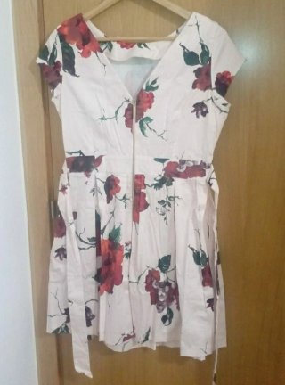 Vestido nuevo Closet flores rojas
