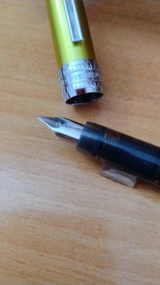 Pluma Platinum Plaisir 0.3mm Amarilla
