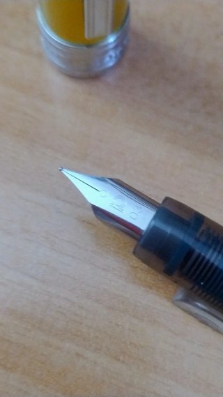 Pluma Platinum Plaisir 0.3mm Amarilla