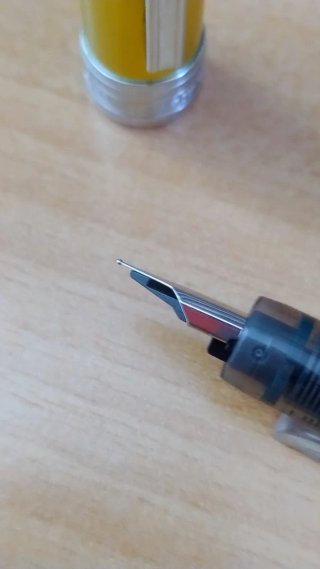 Pluma Platinum Plaisir 0.3mm Amarilla